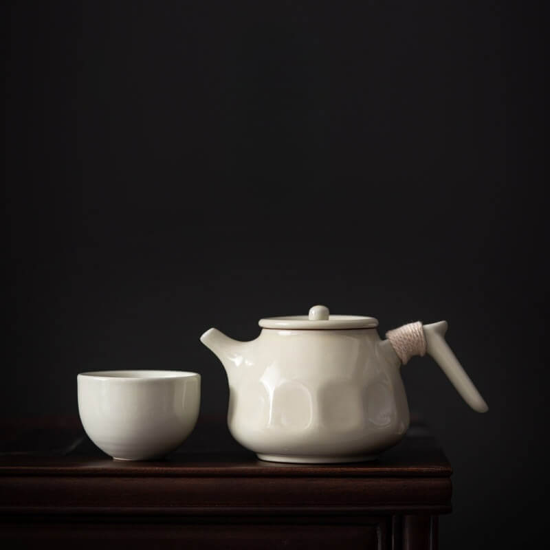 Minimalist Ceramic Side-Handle Teapot – Japanese Tea Set