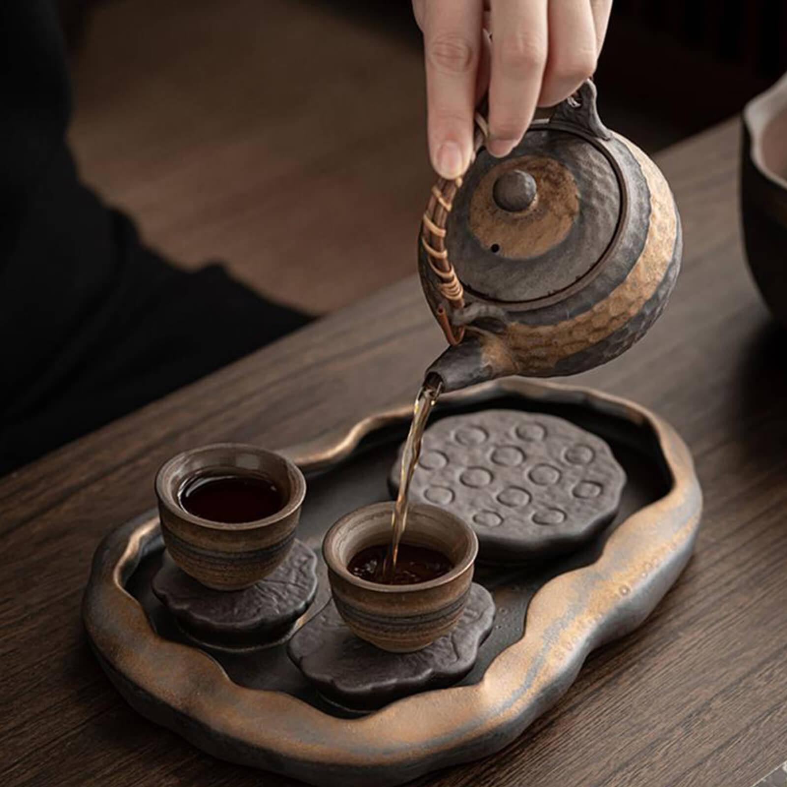 Japanese Tea Cup Set – Handcrafted Gold Minimalist Teapot Set